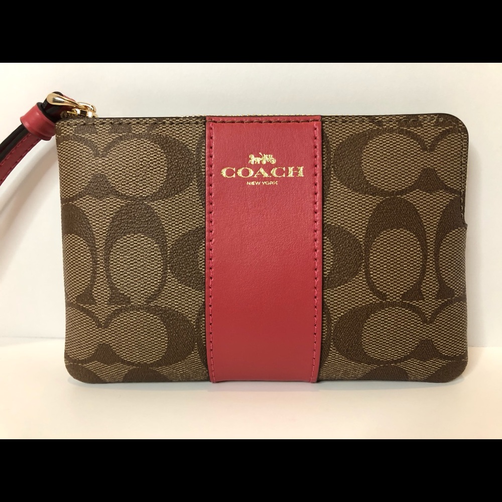 *****SOLD*****Signature Coach Wristlet